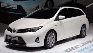 2015-Toyota-Auris-2-300x171